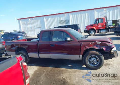 2000 Dodge Dakota Slt/Sport from USA, damaged, VIN 1B7GL22X2YS681385